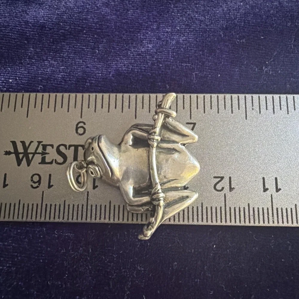 RARE RETIRED Dee 3D Tree Frog  Pendant 925 Sterling Silver MINT CONDITION